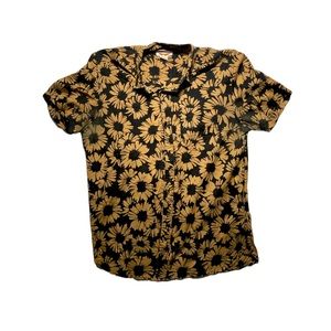 Daisy Print Short Sleeve Shirt By Koto